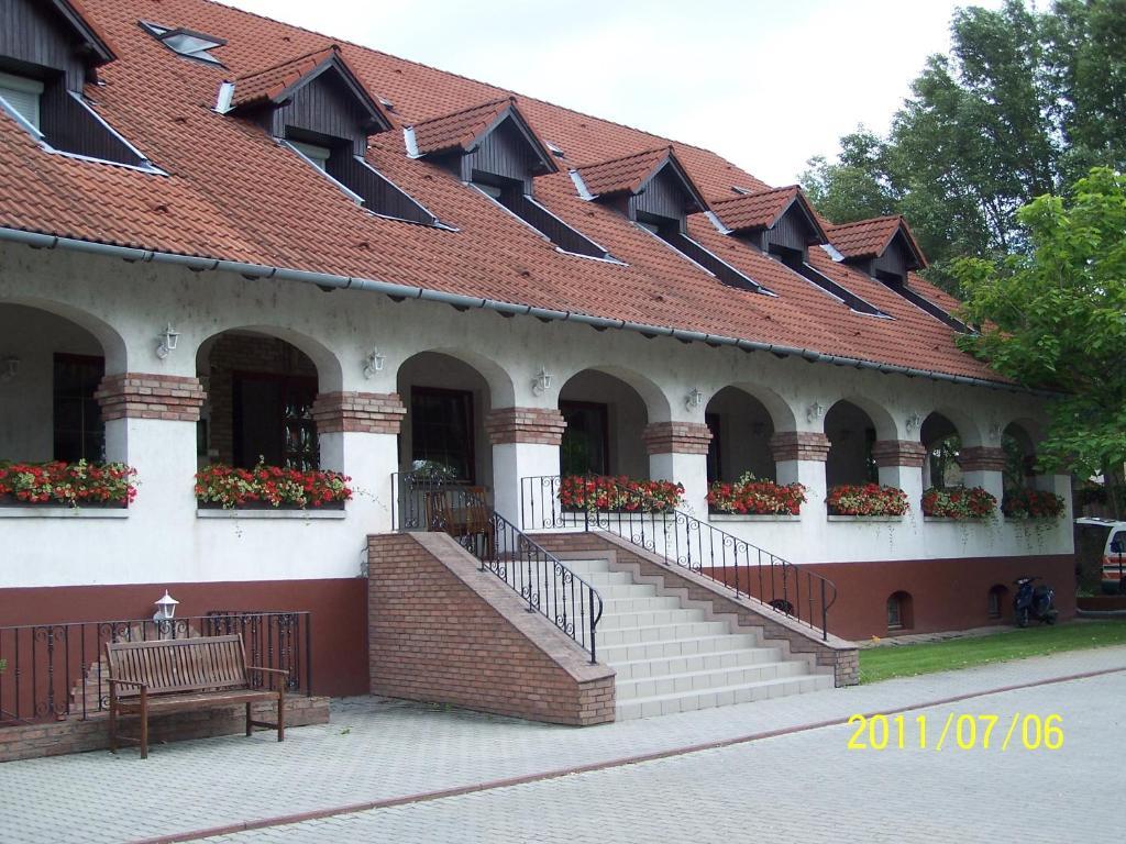 Bajor Panzio Bed & Breakfast Kecskemet Exterior photo